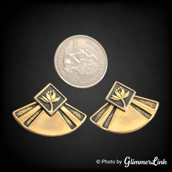 Vintage Laurel Burch Water Lily Lotus Fan Post Earrings Black Enamel Gold Tone - Picture 4 of 8